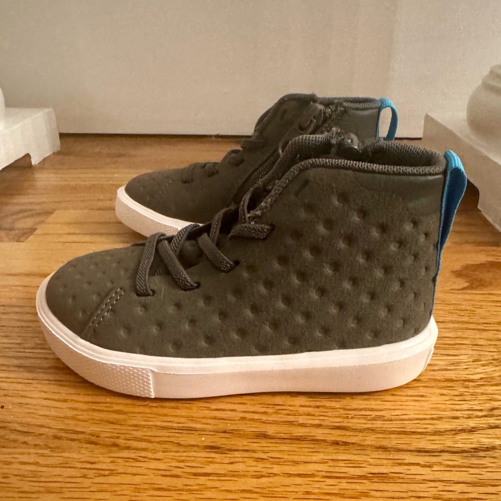 New Native toddler kids high top sneakers shoes Monico mid rise Size C7 Grey